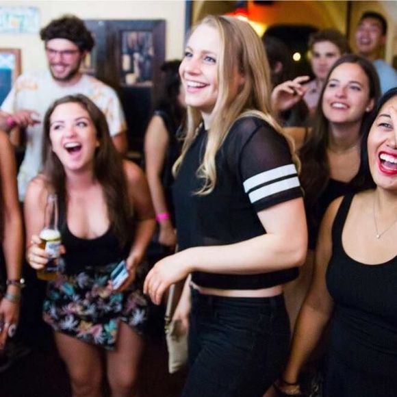 Meet your Posher, Laura - Picture 1 of 1